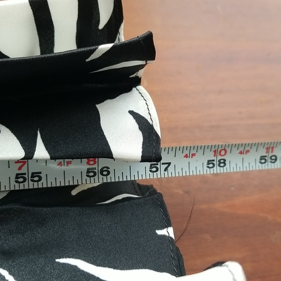 🖤Black🖤 & White Pleated Long Dress - Picture 10 of 14